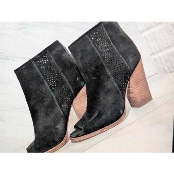 Gianni Bini Women's Black Suede Peep-Toe High Heel Booties 8.5 - Picture 3 of 8